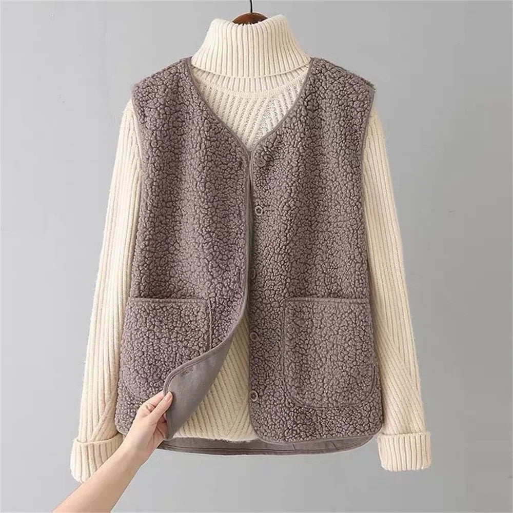 CHLOE - Cozy Vest